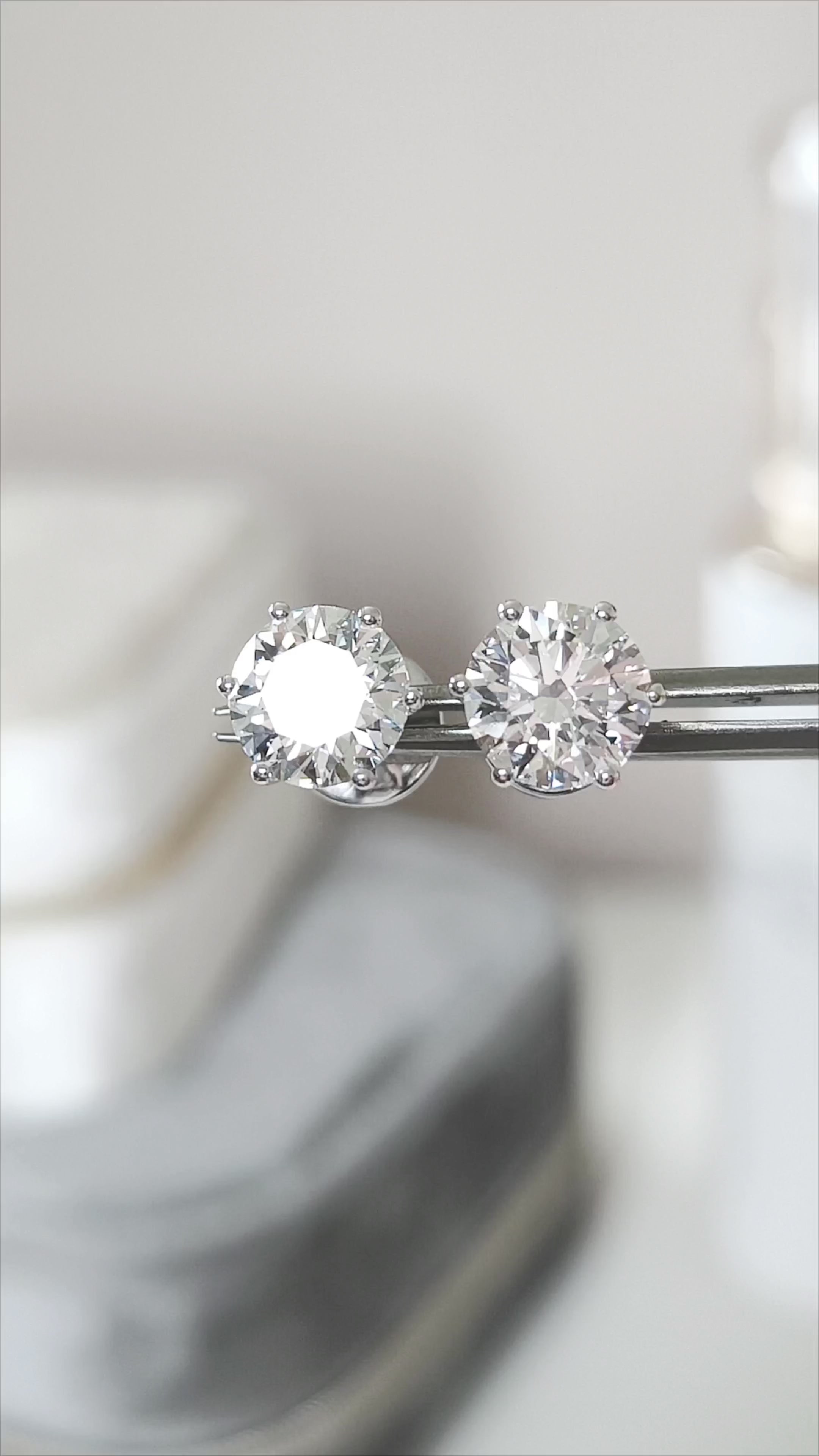 Earring - Round Stud Earring